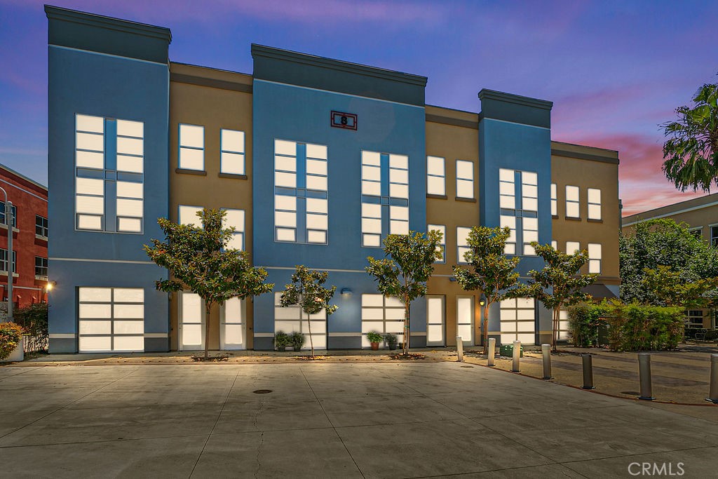 Residential Lease for rent at 949 E Santa Ana Street, Santa Ana CA featuring 2 beds and 3 baths