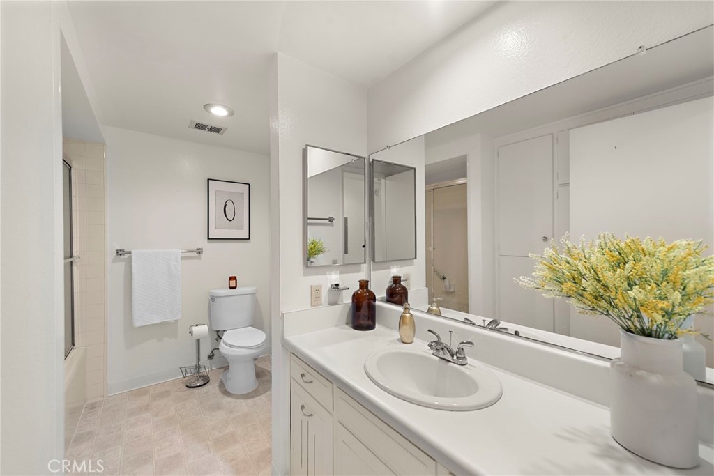 Residential for sale at 174 Avenida Majorca A, Laguna Woods CA featuring 1 bed and 1 bath