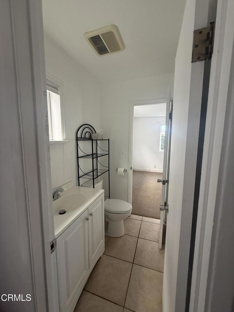 Residential Lease for rent at 1064 Bangor, Ventura CA featuring 2 beds and 1 bath