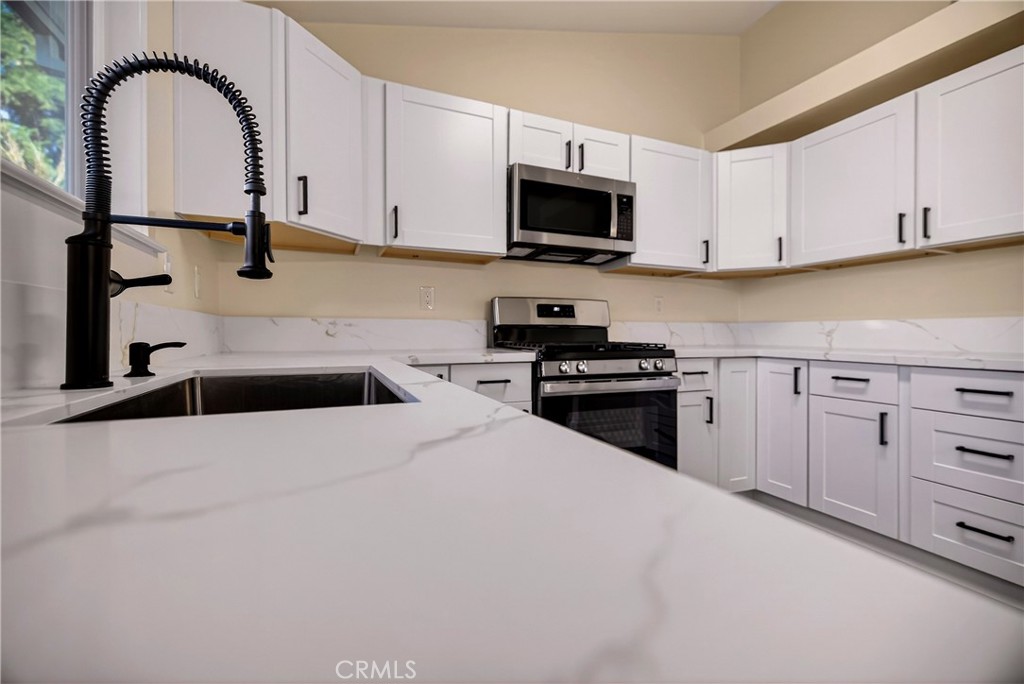 Residential for sale at 34 Garden Park, Chico CA featuring 3 beds and 2 baths