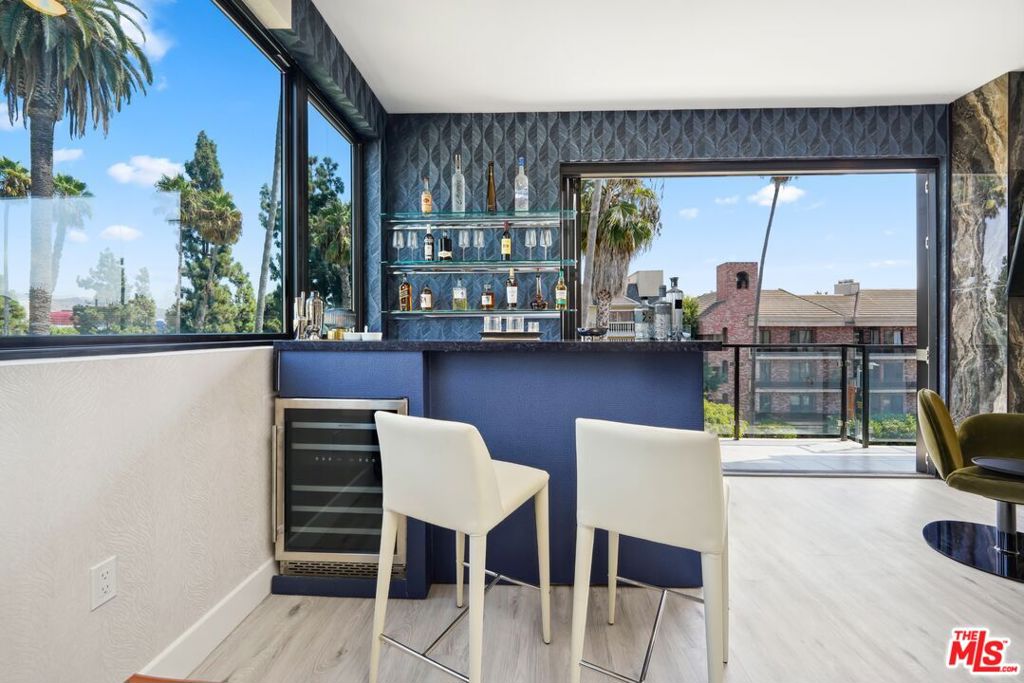 Residential Lease for rent at 137 N Doheny Drive 3, West Hollywood, Los Angeles County CA featuring 4 beds and 4 baths