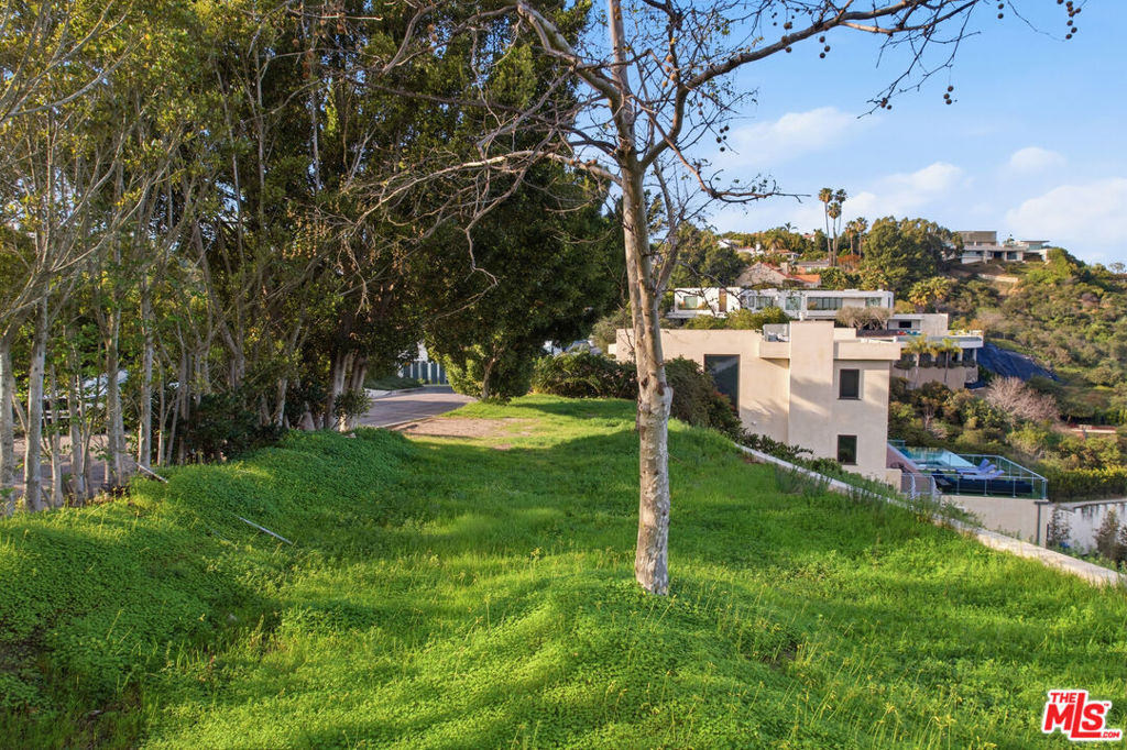 Residential for sale at 1016 Stradella Road, Los Angeles CA featuring 5 beds and 7 baths