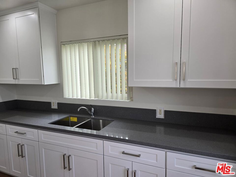 Residential Lease for rent at 415 Fischer Street F, Glendale CA featuring 1 bed and 1 bath