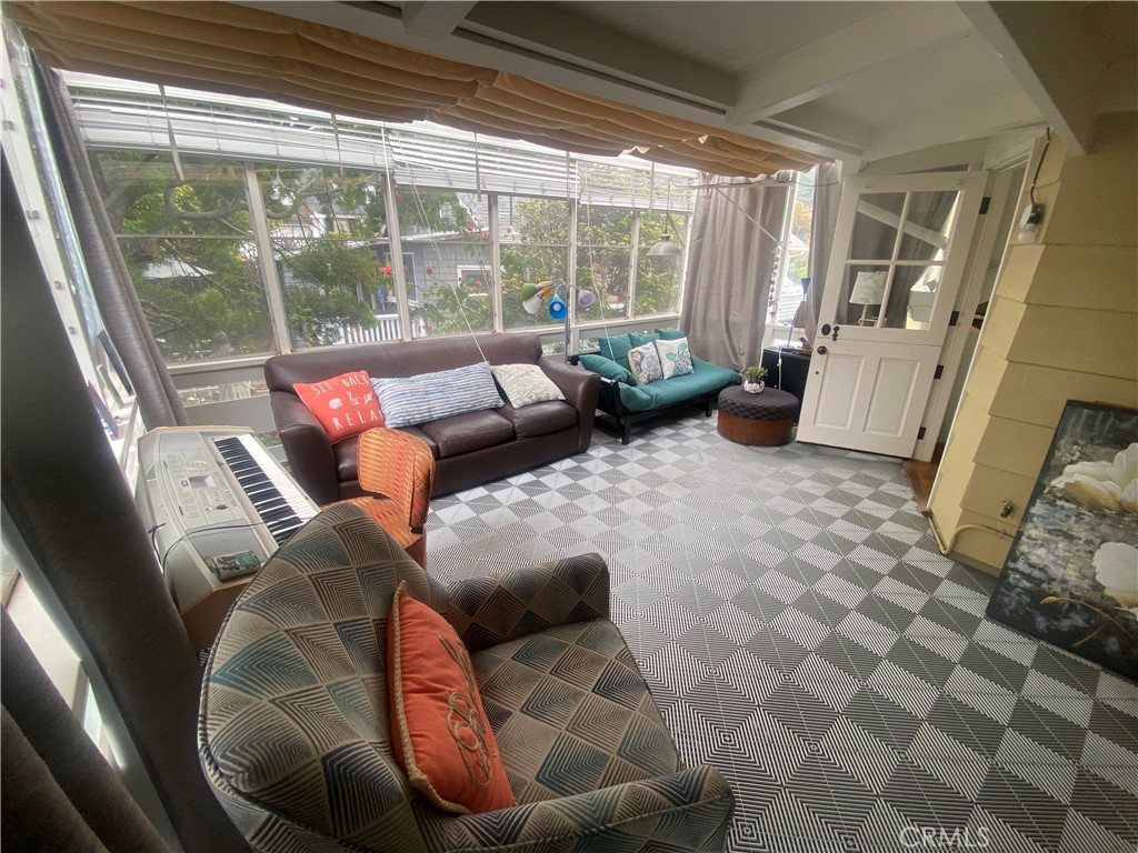 Residential Lease for rent at 274 3 Diamond Street, Laguna Beach CA featuring 3 beds and 3 baths