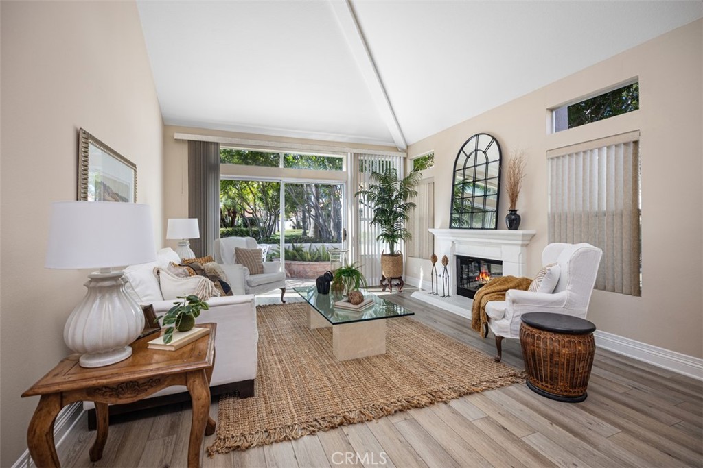 Residential for sale at 21527 Paseo Palmetto, Mission Viejo CA featuring 3 beds and 2 baths