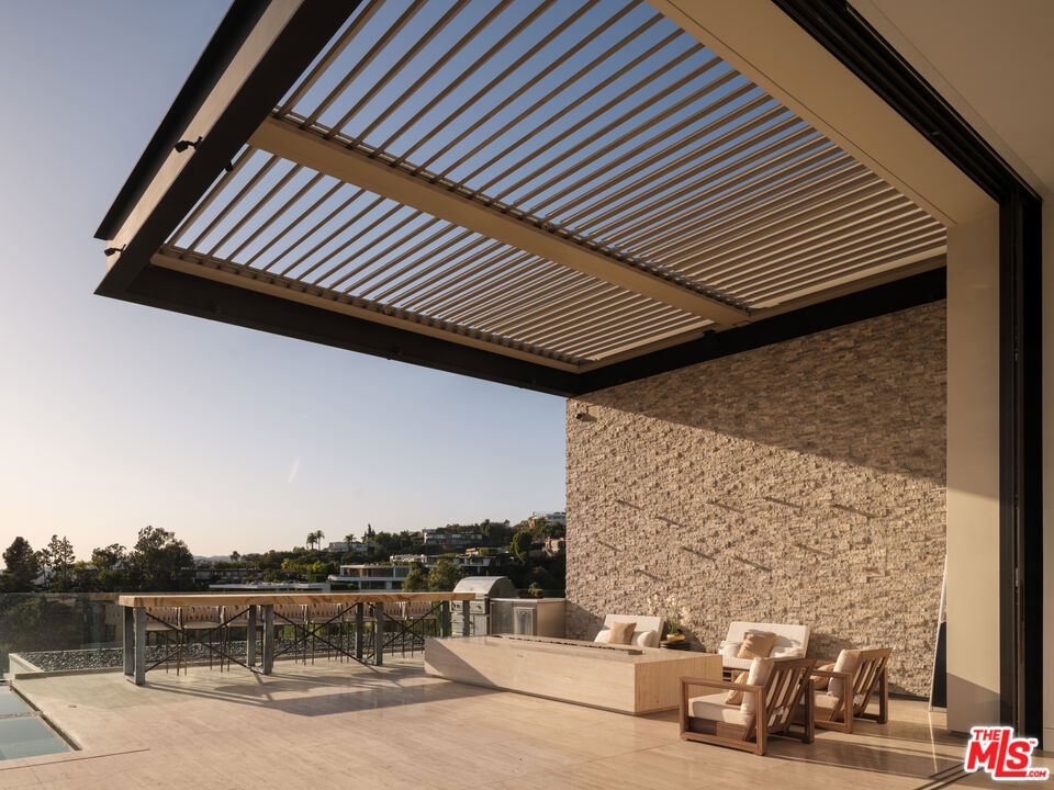 Residential for sale at 1305 Collingwood Place, Los Angeles CA featuring 6 beds and 7 baths