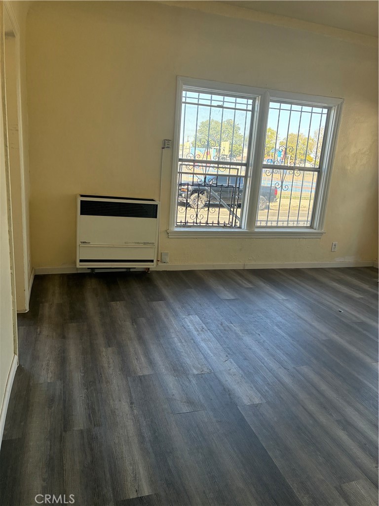 Residential Lease for rent at 928 W 78th, Los Angeles, Los Angeles County CA featuring 1 bed and 1 bath