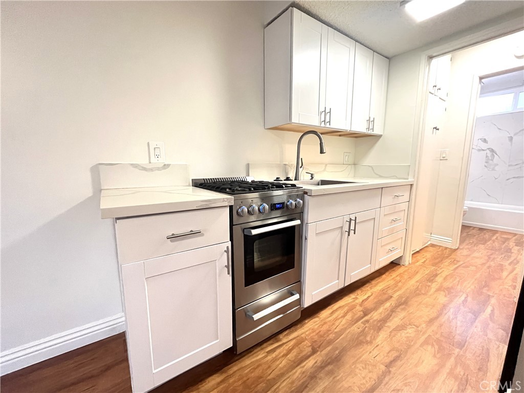 Residential Lease for rent at 12926 Doty Avenue 10, Hawthorne CA featuring 1 bed and 1 bath