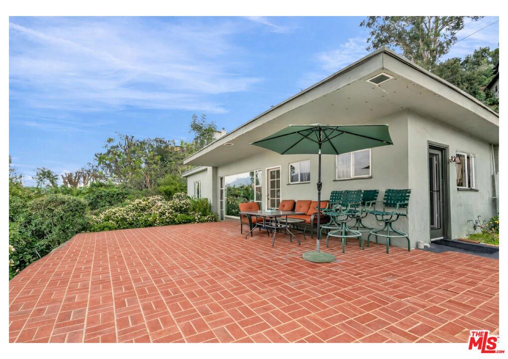 Active for sale at Los Angeles, CA, Los Angeles, CA CA and 2 baths