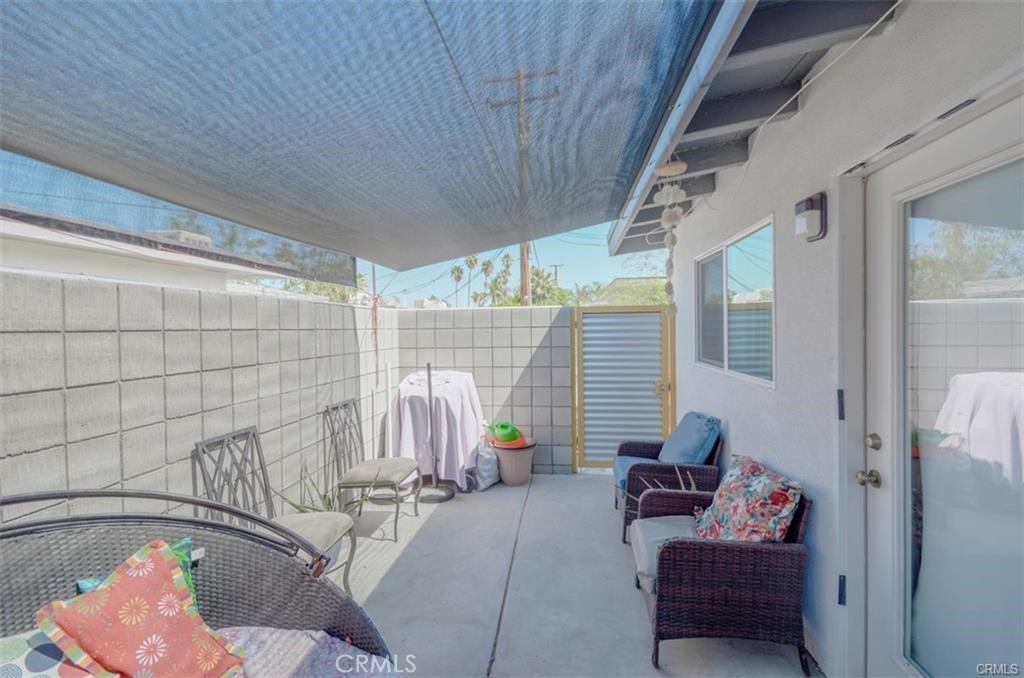 Residential Lease for rent at 587 El Placer, Palm Springs CA featuring 1 bed and 1 bath