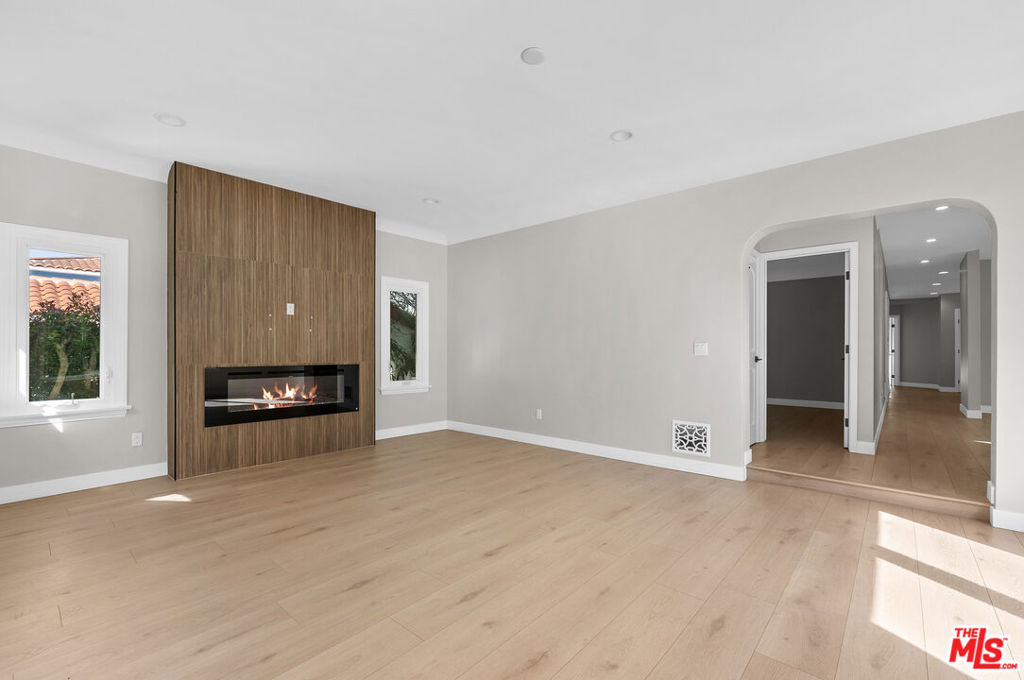 Residential Lease for rent at 2214 Benecia Avenue, Los Angeles, Los Angeles County CA featuring 3 beds and 3 baths