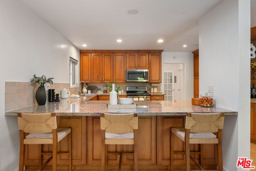 Residential Income for sale at 1226 Chelsea Avenue, Santa Monica CA featuring 6 beds and 5 baths