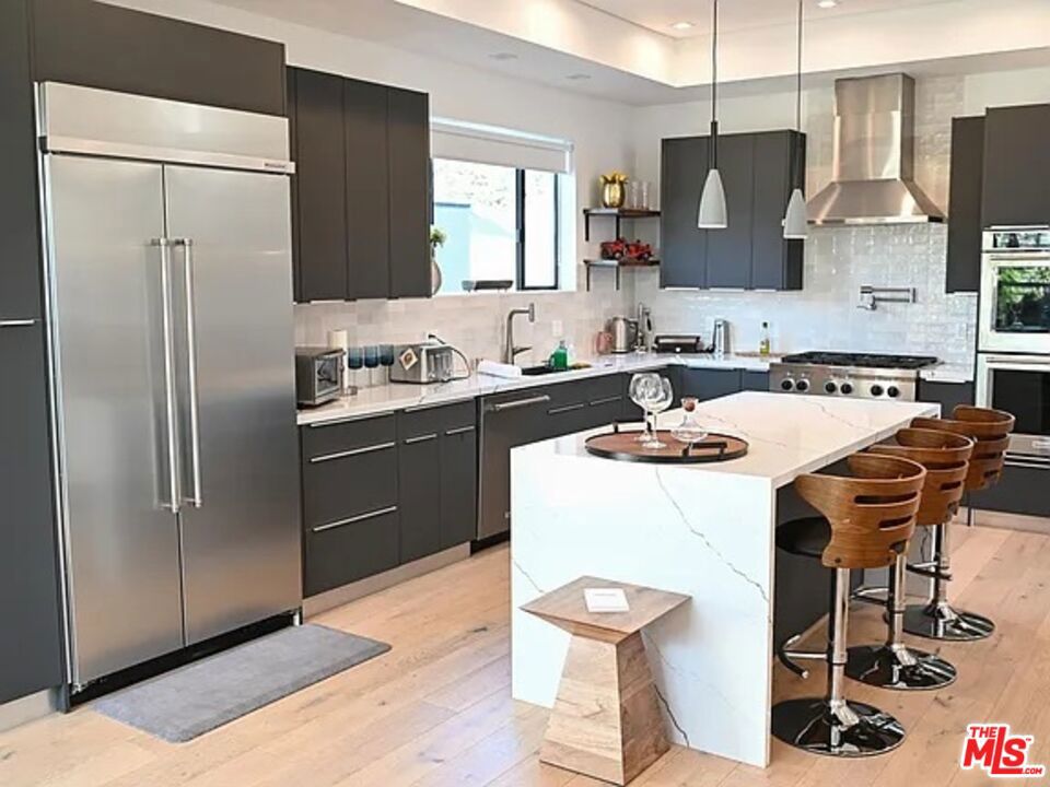 Residential Lease for rent at 1410 Coronado Terrace A, Los Angeles, Los Angeles County CA featuring 4 beds and 4 baths