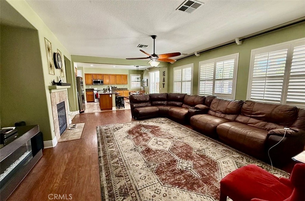 Residential for sale at 278 Overleaf, San Jacinto CA featuring 5 beds and 4 baths