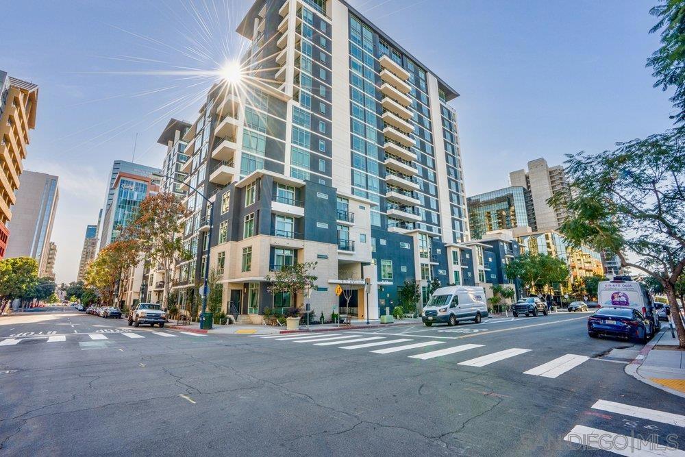 Residential for sale at 425 W W Beech St 1452, San Diego CA featuring 1 bed and 1 bath