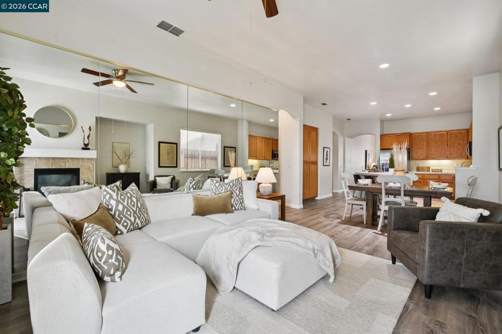 Residential for sale at 206 Oxburough Dr, Folsom CA featuring 3 beds and 2 baths