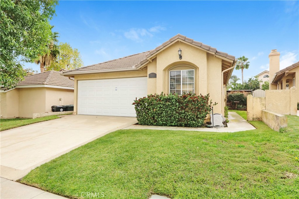 Residential Lease for rent at 7622 Belpine, Rancho Cucamonga CA featuring 3 beds and 2 baths