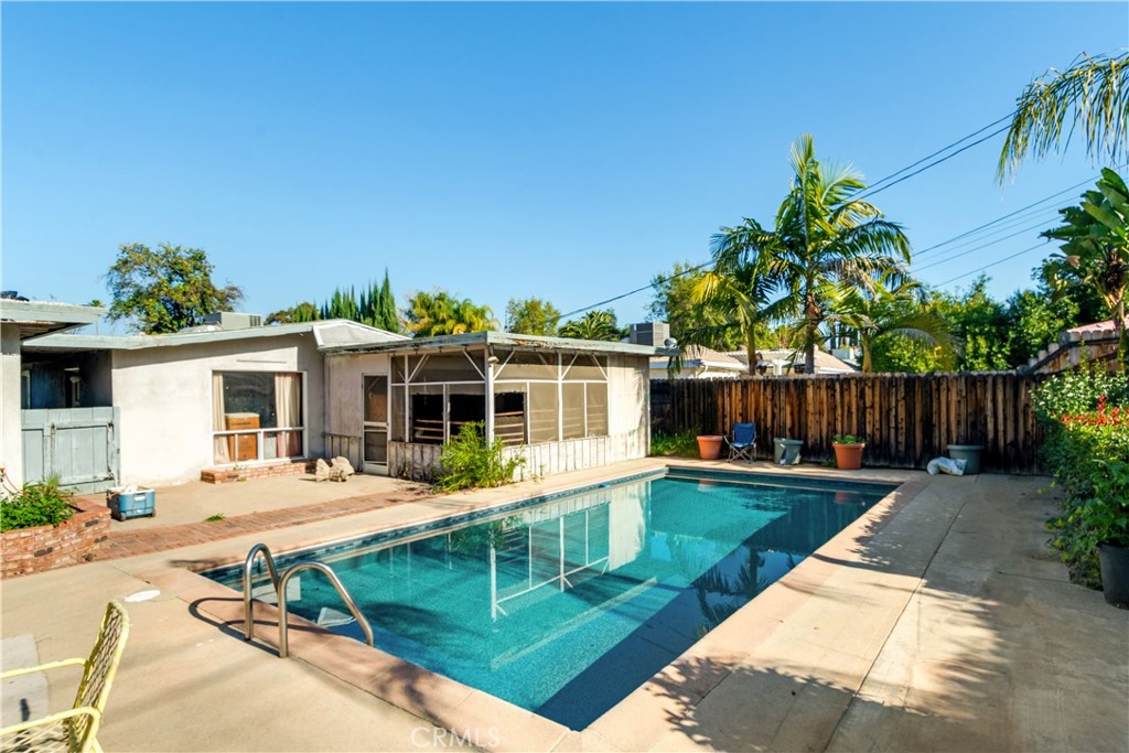 Residential for sale at 979 Kevin Ave, Redlands CA featuring 3 beds and 2 baths