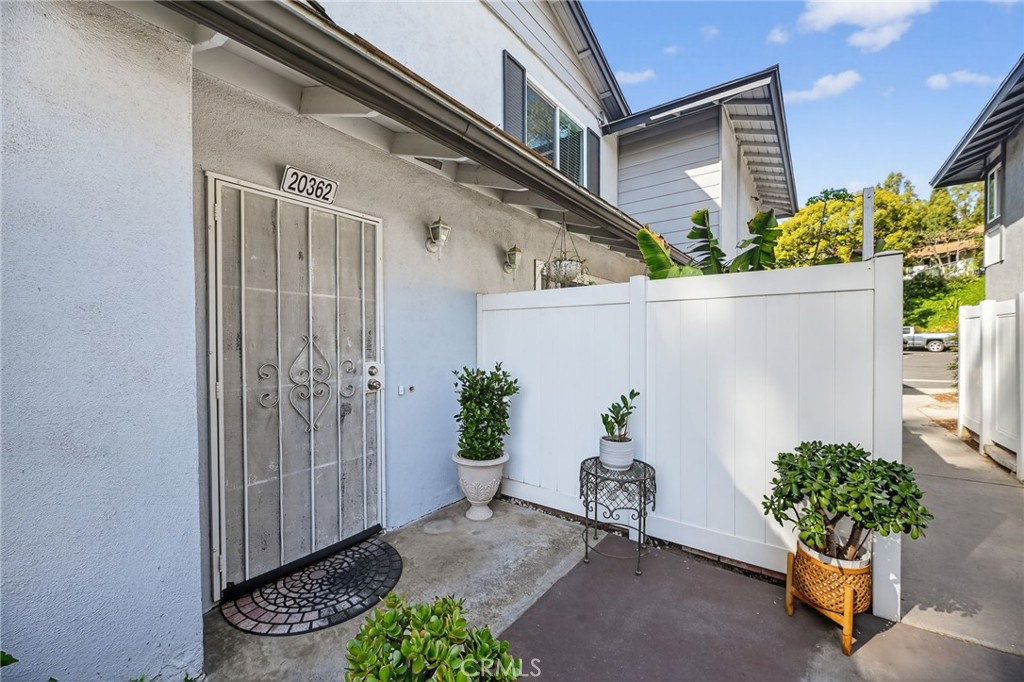Residential for sale at 20362 #10 Flower Gate, Yorba Linda CA featuring 3 beds and 3 baths