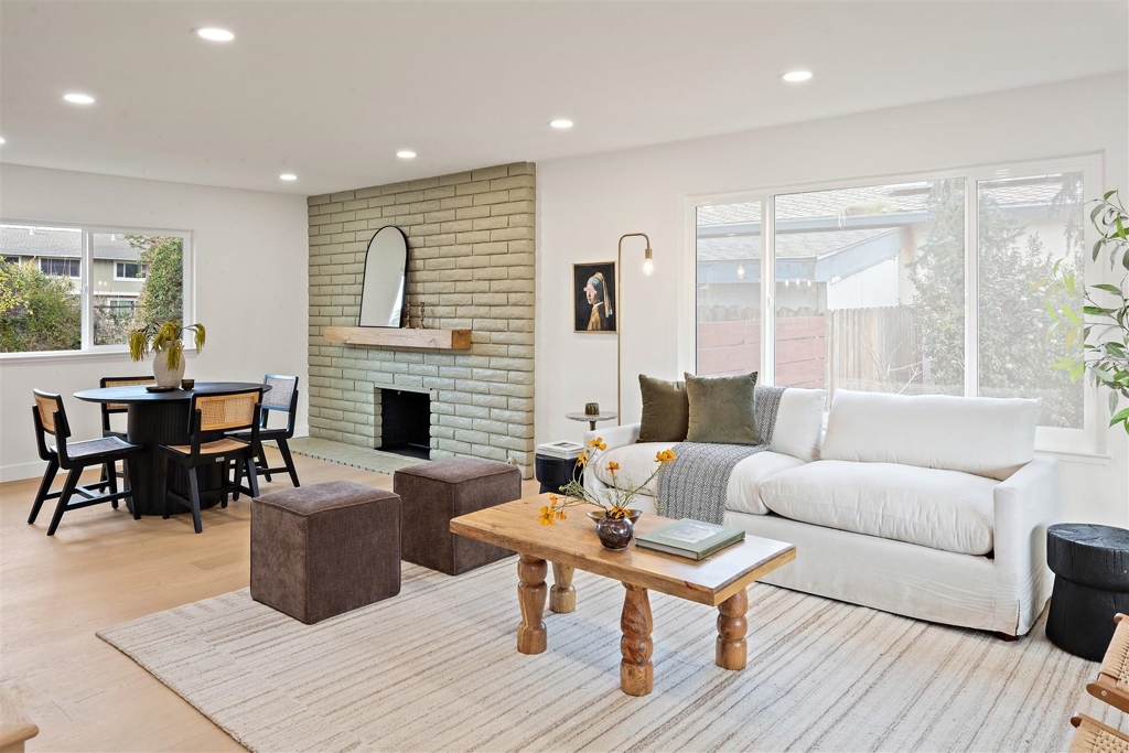 Residential for sale at 125 Larkwood Cir, Danville CA featuring 5 beds and 3 baths