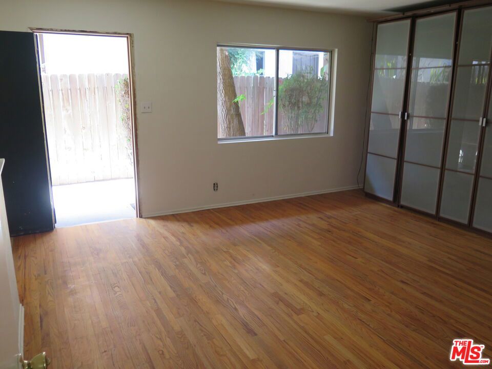 Residential Lease for rent at 1432 STANFORD Street 2, Santa Monica, Los Angeles County CA featuring 1 bed and 1 bath