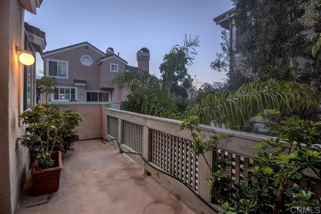 Residential Lease for rent at 12914 Carmel Creek Rd 15, San Diego, San Diego County CA featuring 3 beds and 3 baths