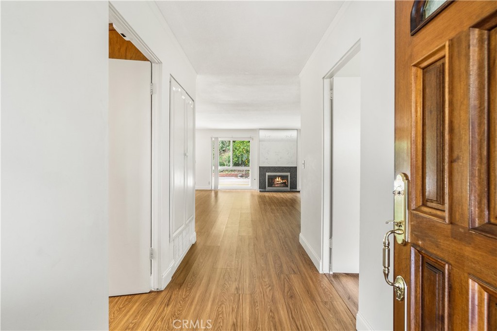 Residential Lease for rent at 26717 Shadow Wood, Rancho Palos Verdes CA featuring 3 beds and 2 baths