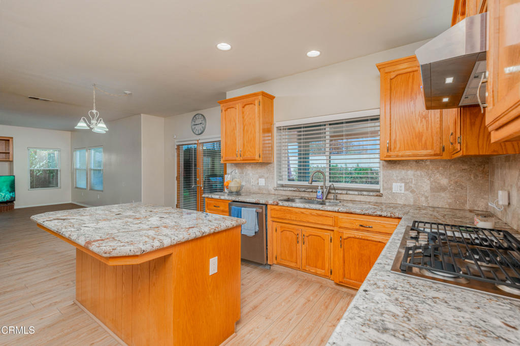 Residential for sale at 10906 Rosslyn Lane, Bakersfield CA featuring 4 beds and 4 baths