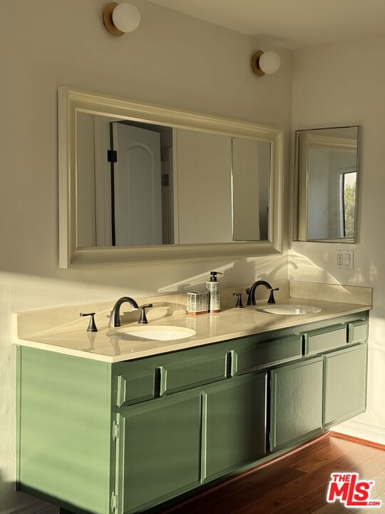 Residential Lease for rent at 234 N Kenwood Street 301, Glendale, Los Angeles County CA featuring 2 beds and 2 baths