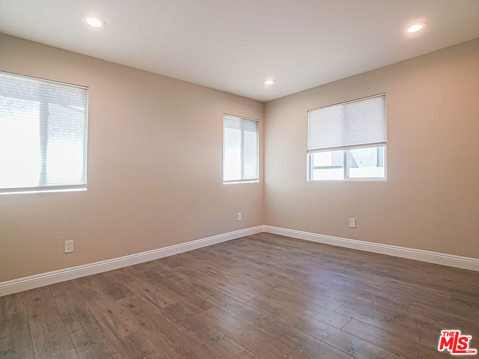 Residential Lease for rent at 965 N Wilton Place, Los Angeles, Los Angeles County CA featuring 3 beds and 2 baths