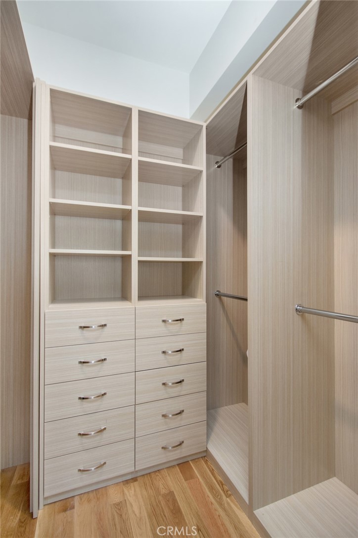 Residential Lease for rent at 901 23rd, Santa Monica, Los Angeles County CA featuring 5 beds and 6 baths