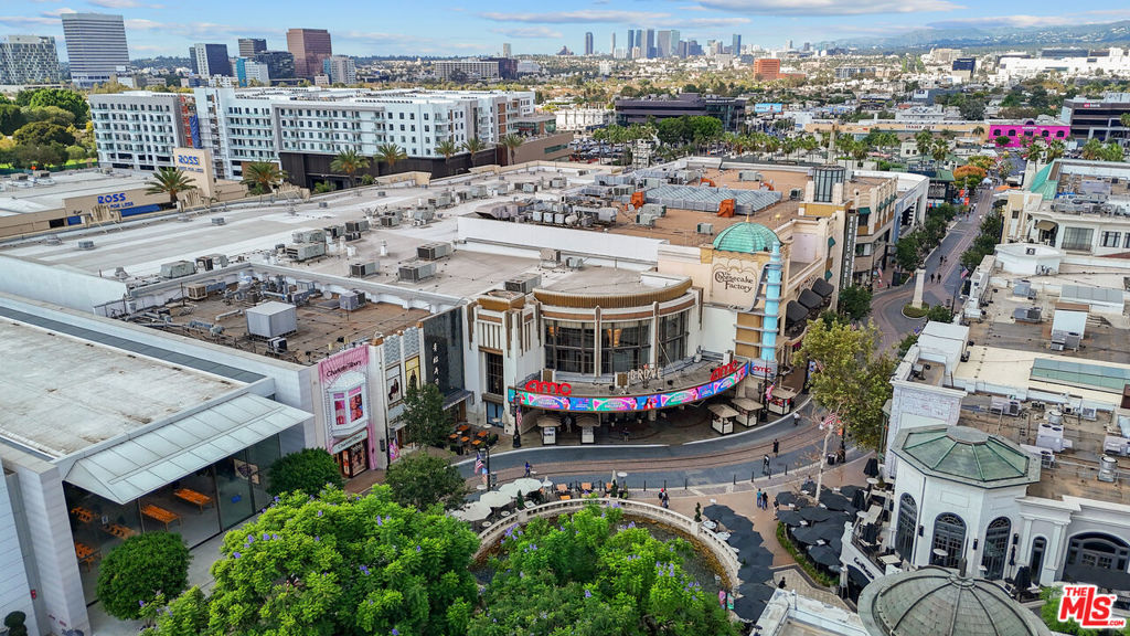 Residential Lease for rent at 351 N Sierra Bonita Avenue 2, Los Angeles, Los Angeles County CA featuring 1 bed and 1 bath