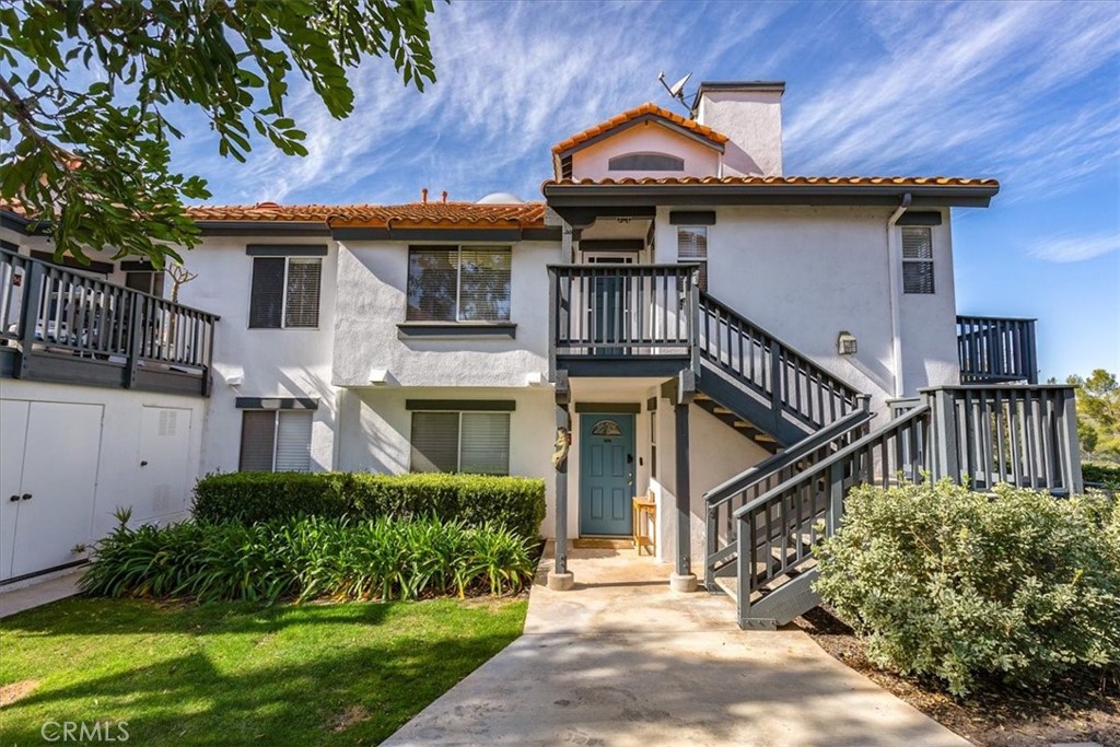 Residential Lease for rent at 37 Lobelia, Rancho Santa Margarita CA featuring 2 beds and 2 baths