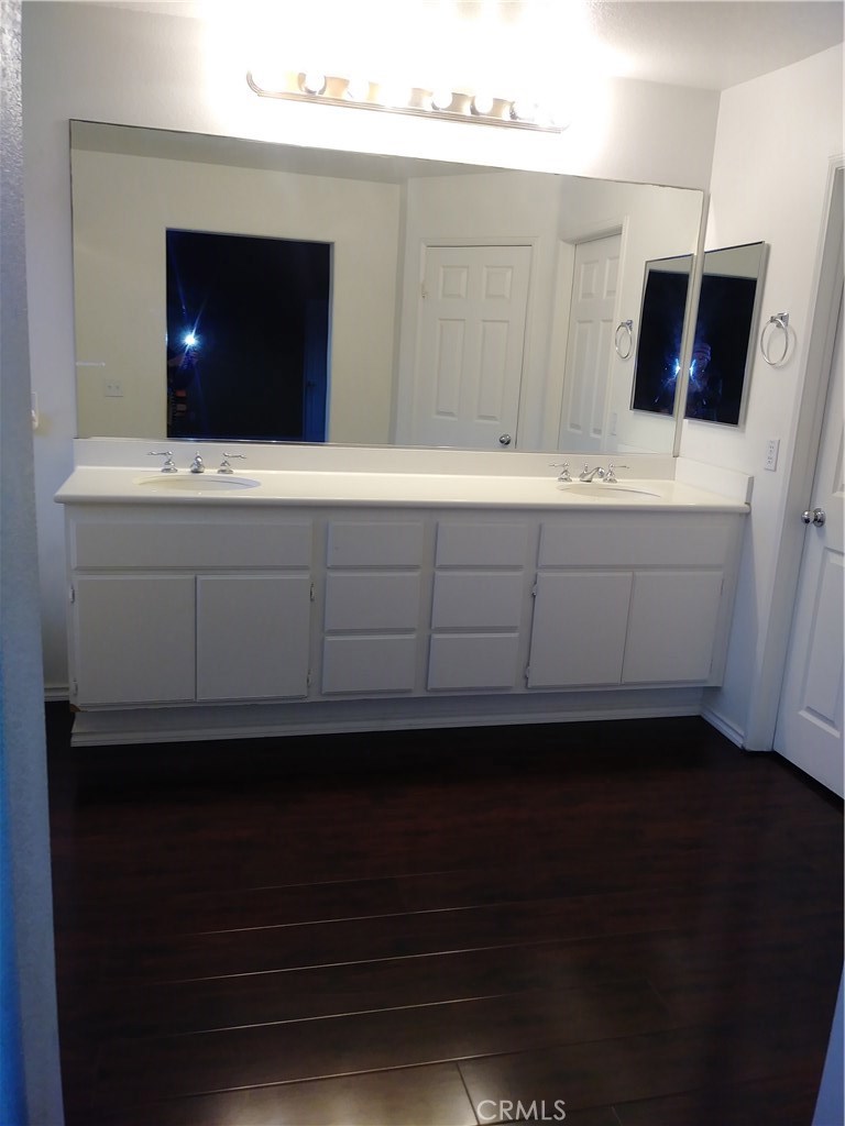 Residential Lease for rent at 33157 Leeward Way, Lake Elsinore CA featuring 5 beds and 3 baths