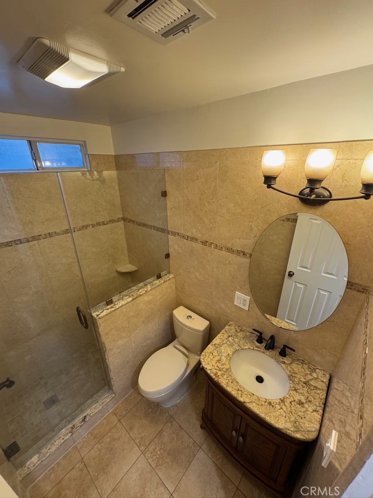 Residential Lease for rent at 1144 Allen Avenue, Glendale, Los Angeles County CA featuring 3 beds and 2 baths