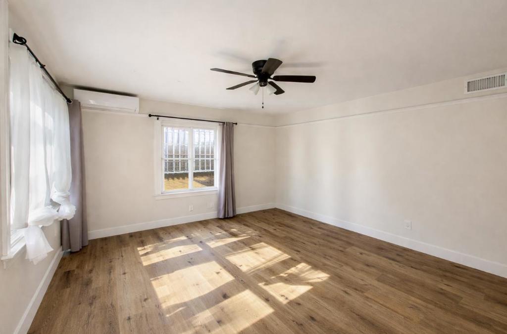 Residential Lease for rent at 1610 W 36th Place 1, Los Angeles, Los Angeles County CA featuring 2 beds and 1 bath