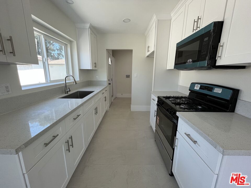 Residential Lease for rent at 8640 Baring Cross Street, Los Angeles, Los Angeles County CA featuring 4 beds and 2 baths