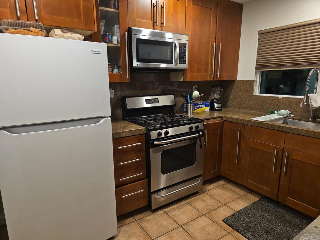 Residential Lease for rent at 2742 Wardlow Avenue, San Diego, San Diego County CA featuring 1 bed and 1 bath