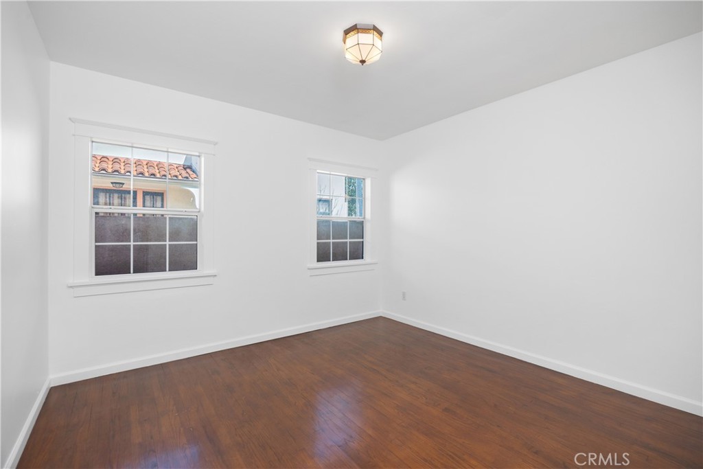 Residential for sale at 2416 Poinsettia Street N, Santa Ana CA featuring 3 beds and 1 bath