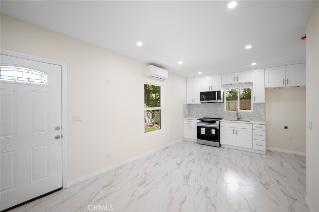 Residential Lease for rent at 505 Myrtle Street A, Glendale, Los Angeles County CA featuring 1 bed and 1 bath