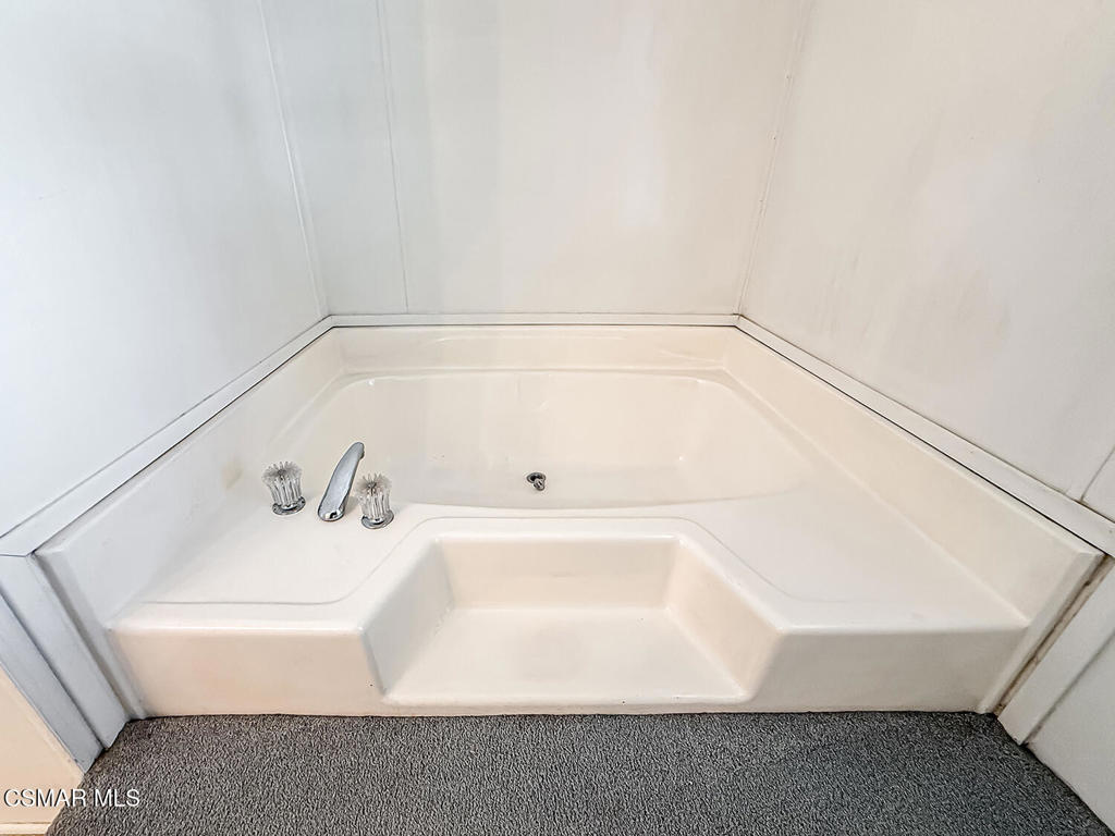 Manufactured In Park for sale at 115 Comanche Way 73, Thousand Oaks CA featuring 2 beds and 2 baths