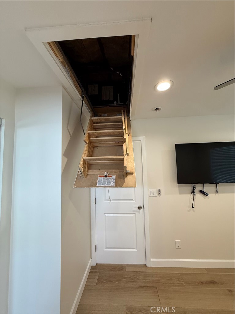 Residential Lease for rent at 18095 Newland, Huntington Beach CA featuring 2 beds and 1 bath