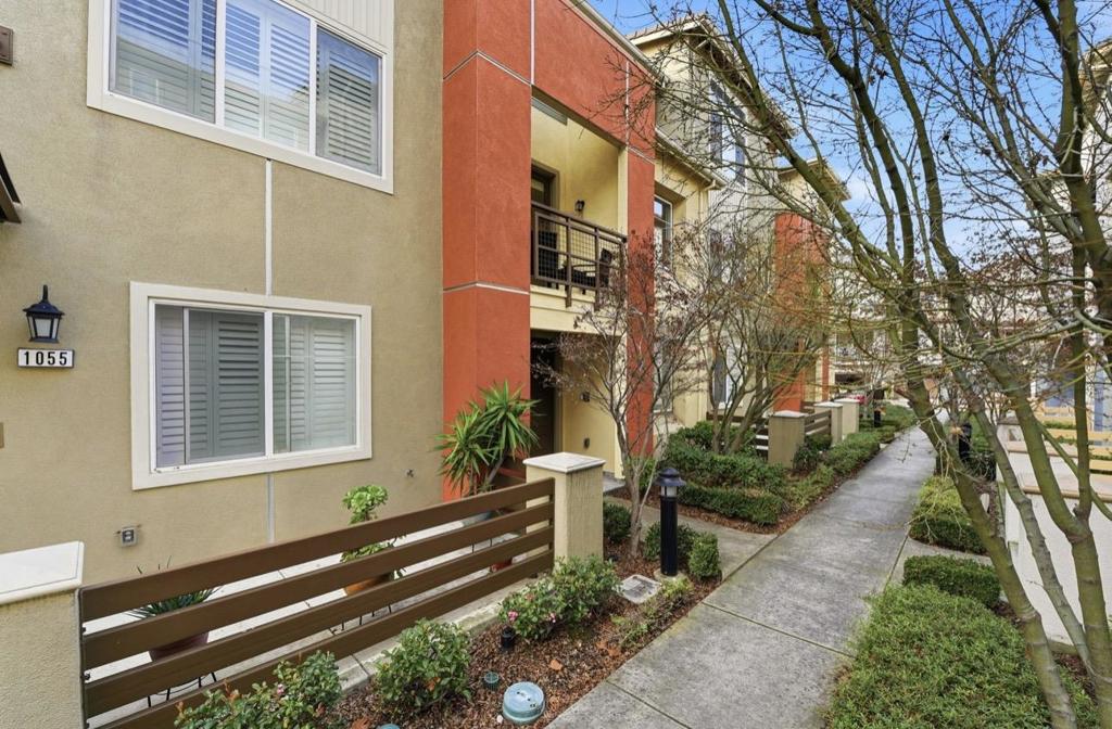 Active for sale at Sunnyvale, CA, Sunnyvale, CA CA and 3 baths