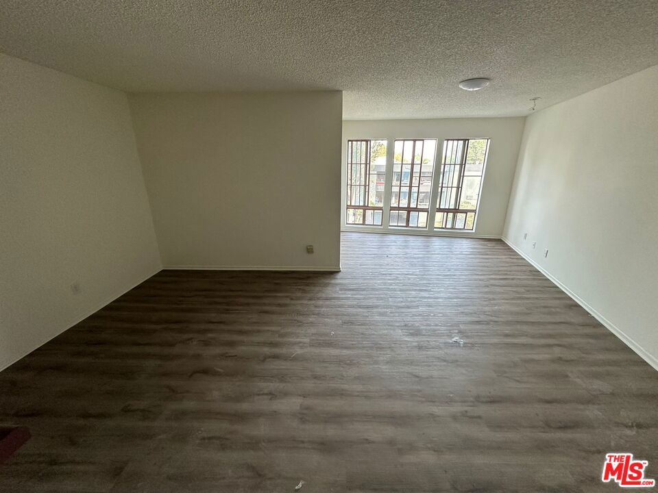 Residential Lease for rent at 3600 Bagley 212, Los Angeles, Los Angeles County CA and 1 bath