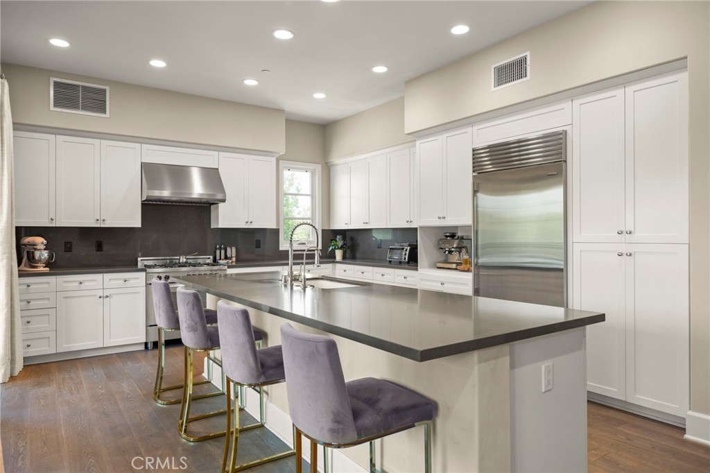 Residential for sale at 23500 Park Sorrento H32, Calabasas CA featuring 2 beds and 3 baths