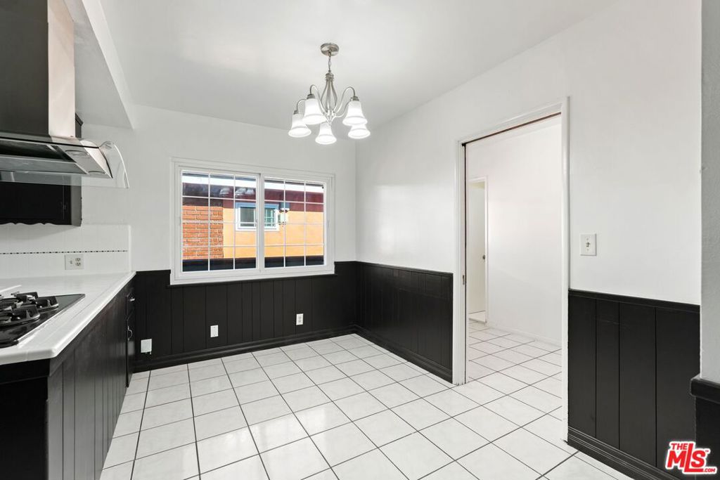 Residential Lease for rent at 11004 Mansel Avenue, Inglewood, Los Angeles County CA featuring 3 beds and 2 baths