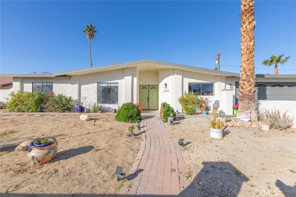 Residential for sale at 2333 N San Clemente, Palm Springs CA featuring 4 beds and 2 baths