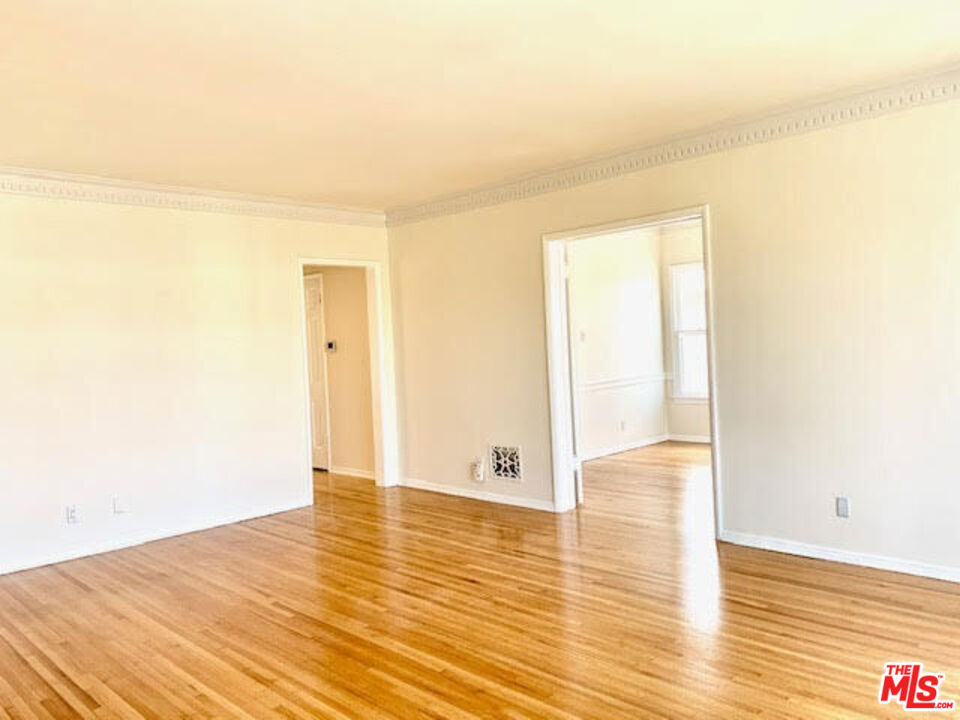 Residential Lease for rent at 356 S La Jolla Avenue, Los Angeles, Los Angeles County CA featuring 1 bed and 1 bath