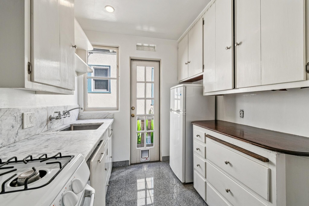 Residential for sale at 1411 Hearst Ave 2, Berkeley CA featuring 1 bed and 1 bath