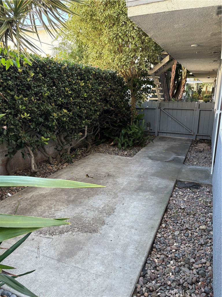 Residential Lease for rent at 24311 Santa Clara Avenue 1, Dana Point CA featuring 2 beds and 2 baths